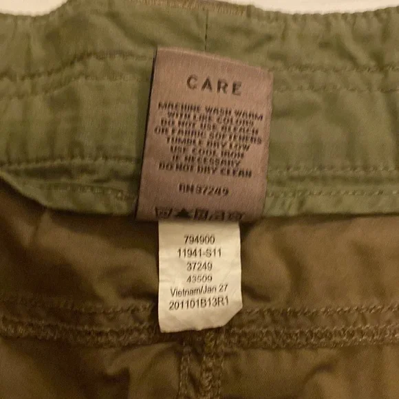 REI convertible pants to shorts - size 10
Brown travel vacation lightweight - Picture 3 of 11